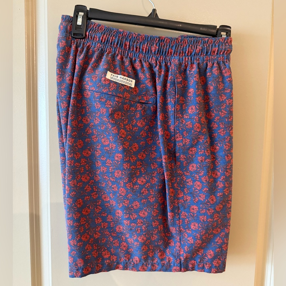 Fair Harbor, The Bayberry Trunk - Red Mini Floral Bayberry Trunk / XXL